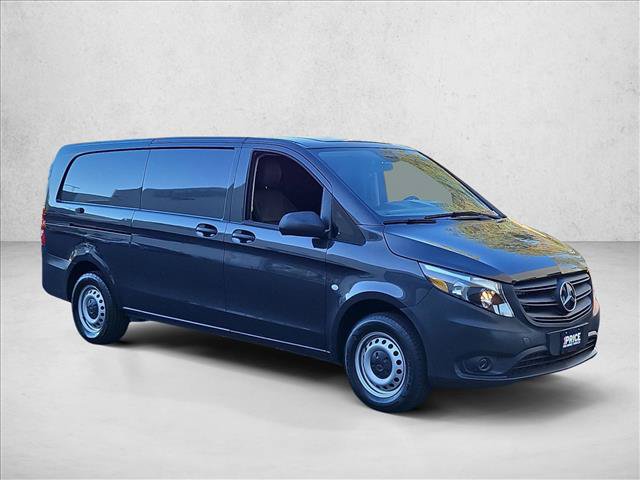 Used 2023 Mercedes-Benz Metris image 3