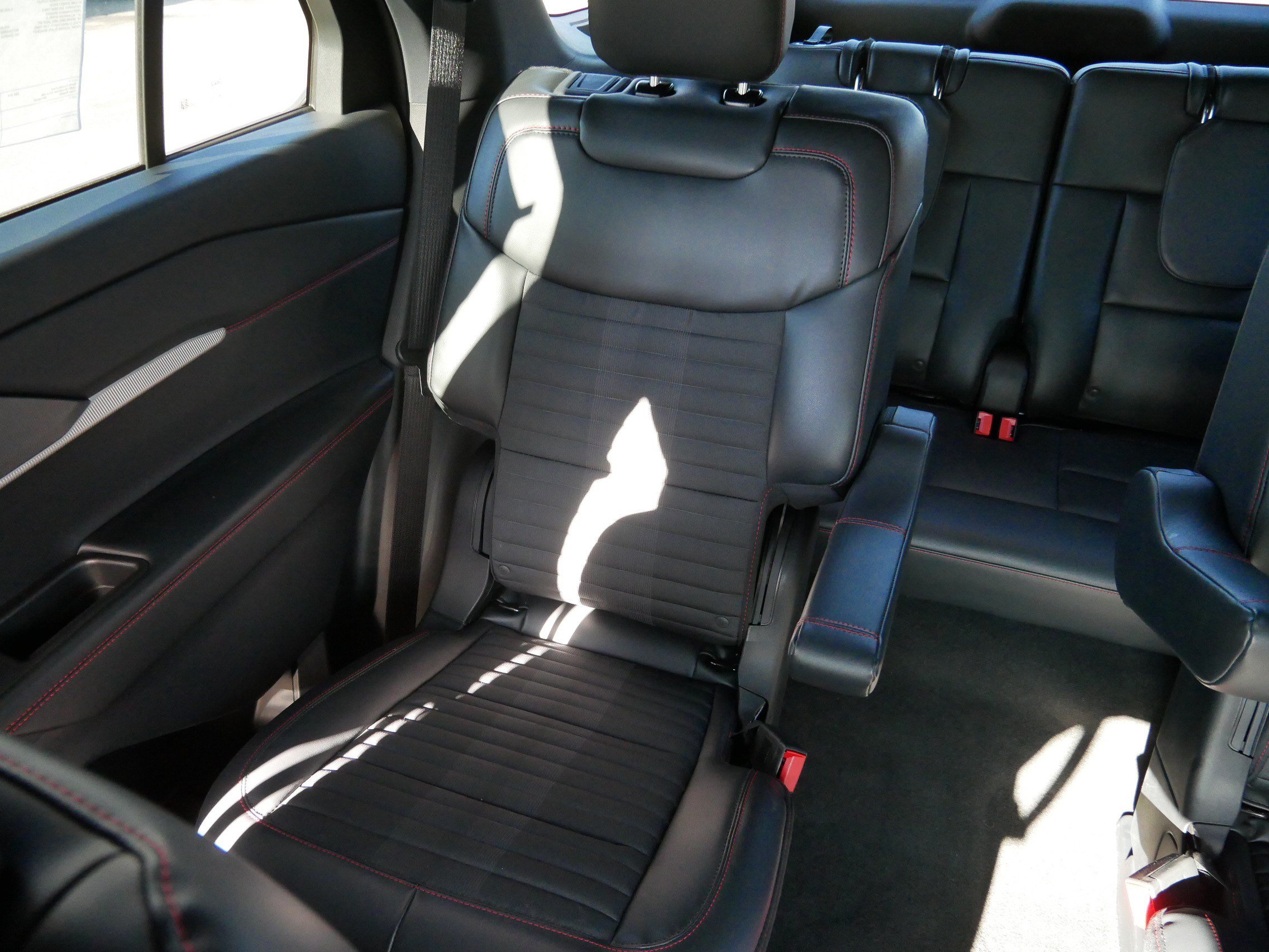 Used 2026 Ford Explorer ST-Line w/ ST-Line Street Pack AWD/4WD image 12