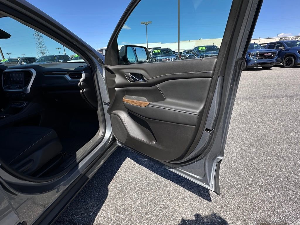 Used 2022 GMC Acadia SLE AWD/4WD image 13