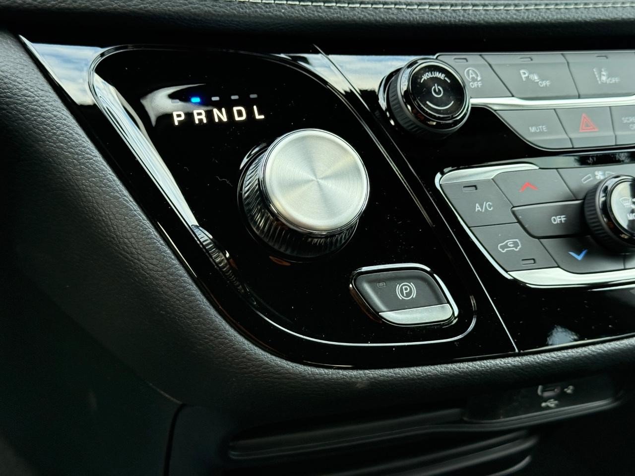 New 2026 Chrysler Pacifica Select FWD image 15