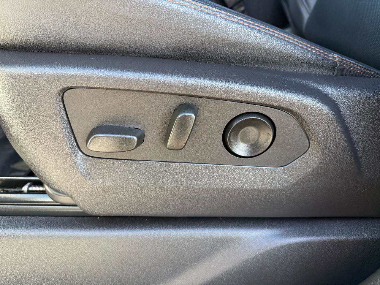 Used 2024 GMC Sierra 2500 AT4 w/ AT4 Premium Plus Package AWD/4WD image 14