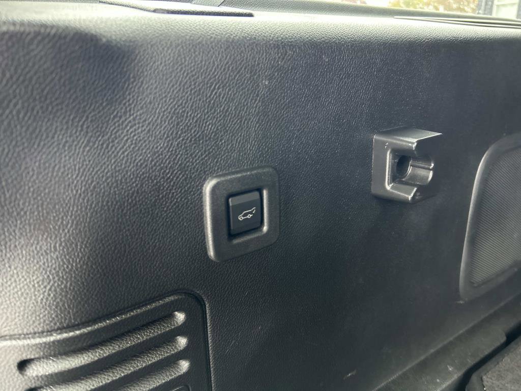 Used 2017 Ford Expedition EL XLT w/ Equipment Group 202A image 15