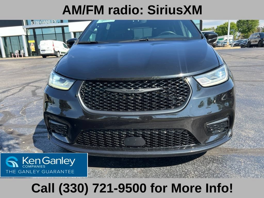 Used 2021 Chrysler Pacifica Touring-L w/ S Appearance Package FWD image 17