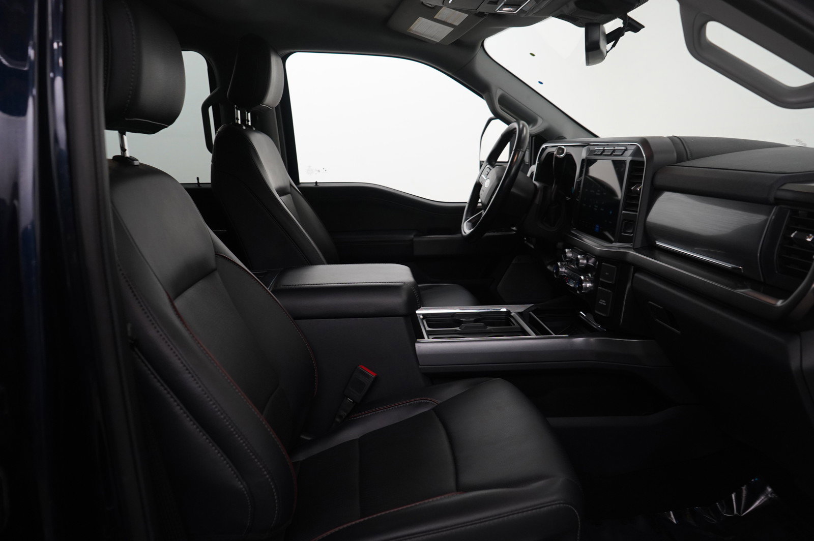 Used 2023 Ford F250 Lariat image 11