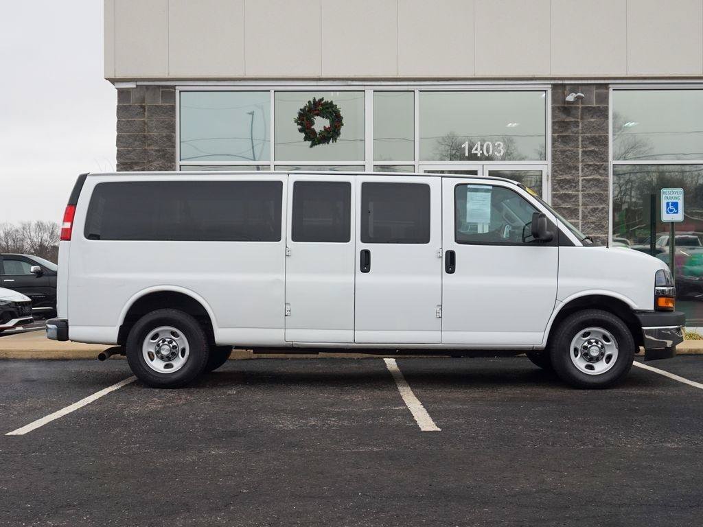 Used 2020 Chevrolet Express 3500 LT w/ LT Preferred Equipment Group RWD image 2
