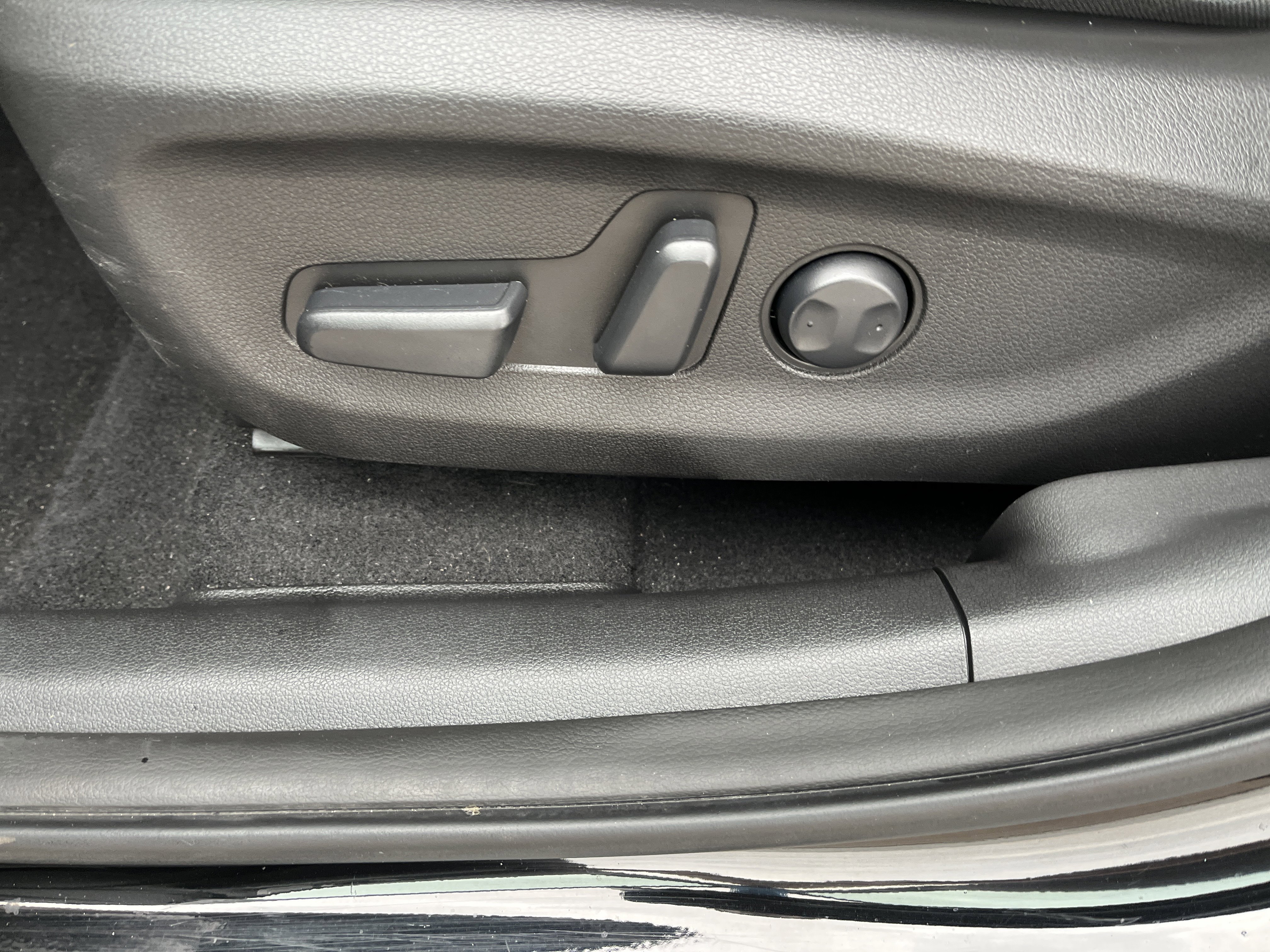 Used 2021 Hyundai Kona Limited FWD image 10