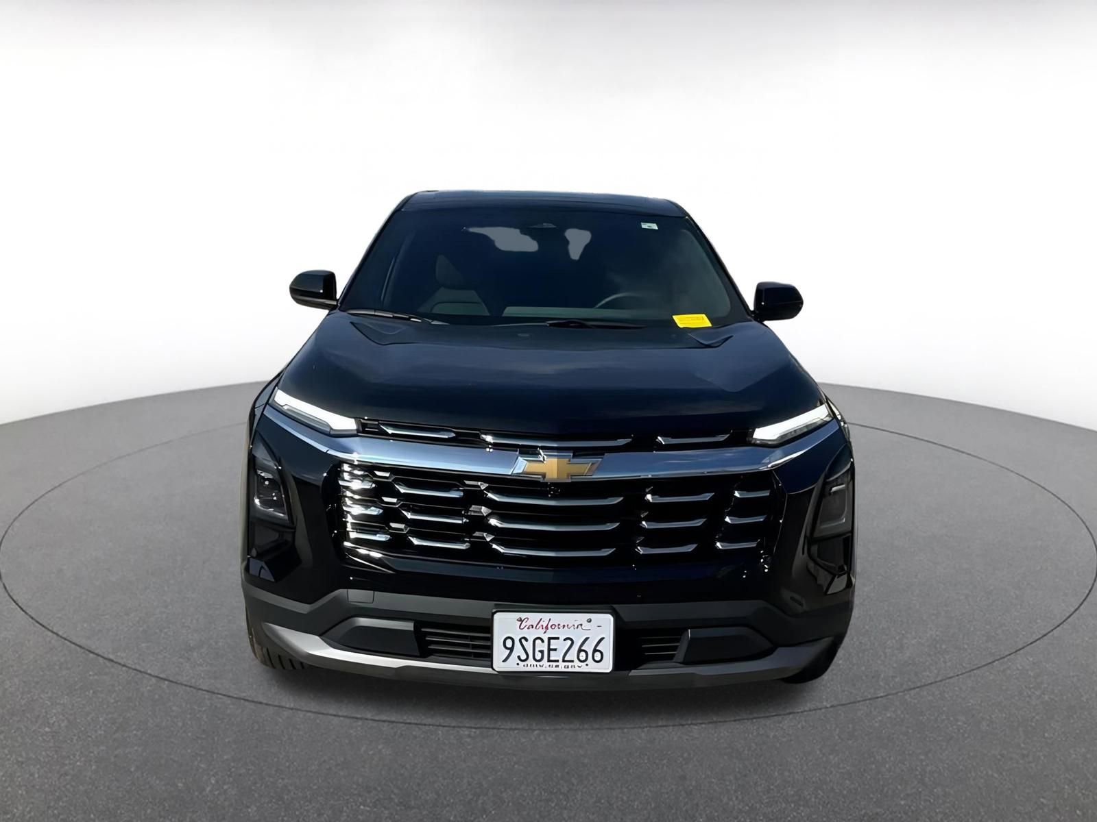 Used 2025 Chevrolet Equinox LT image 3