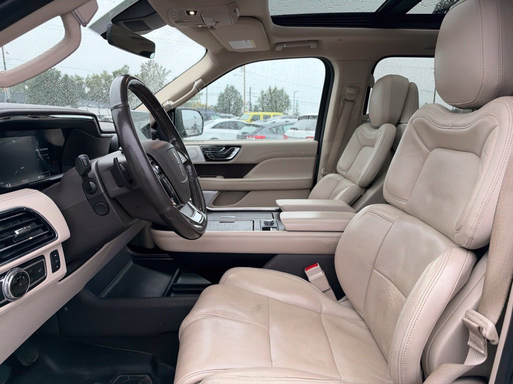 Used 2021 Lincoln Navigator L Reserve w/ Luxury Package AWD/4WD image 10