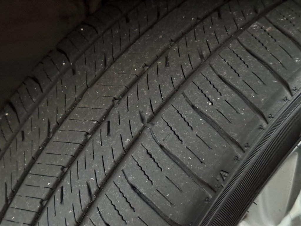 Used 2014 Toyota Sienna XLE image 28