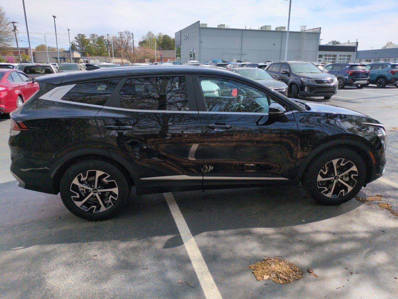 Used 2023 Kia Sportage EX image 8