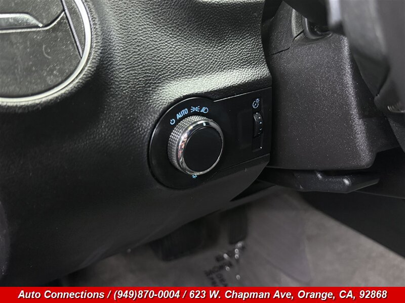 Used 2011 Chevrolet Camaro LT w/ LPO, Ground Effects Package RWD image 19