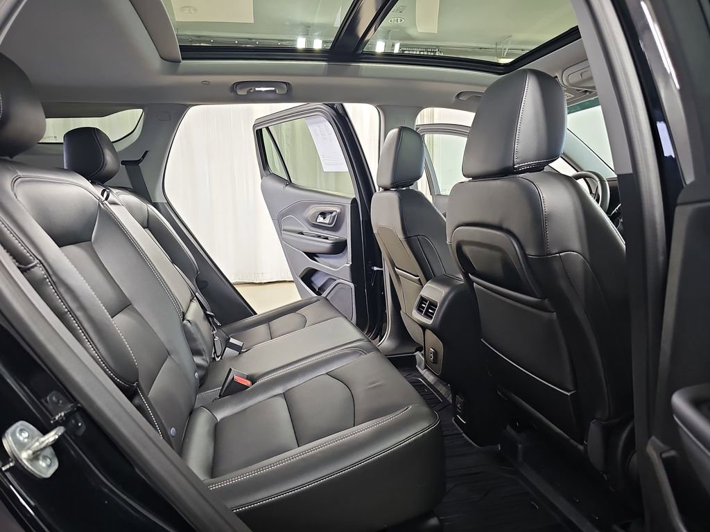 Used 2024 GMC Terrain SLT w/ Tech Package AWD/4WD image 14