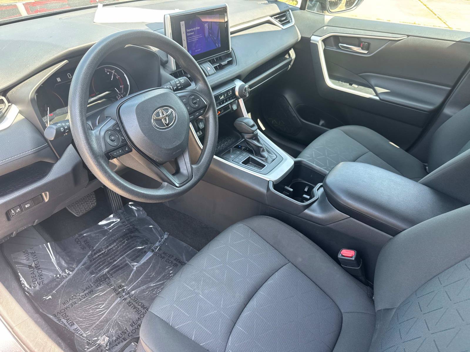 Used 2024 Toyota RAV4 XLE FWD image 22