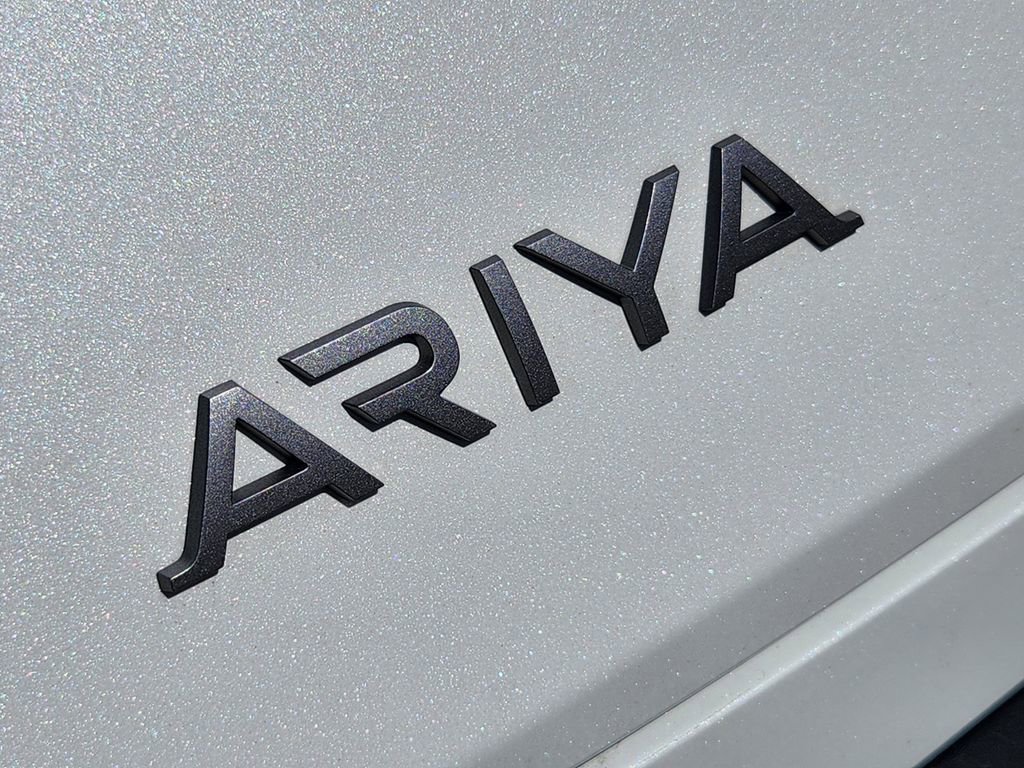 Used 2023 Nissan Ariya AWD image 9