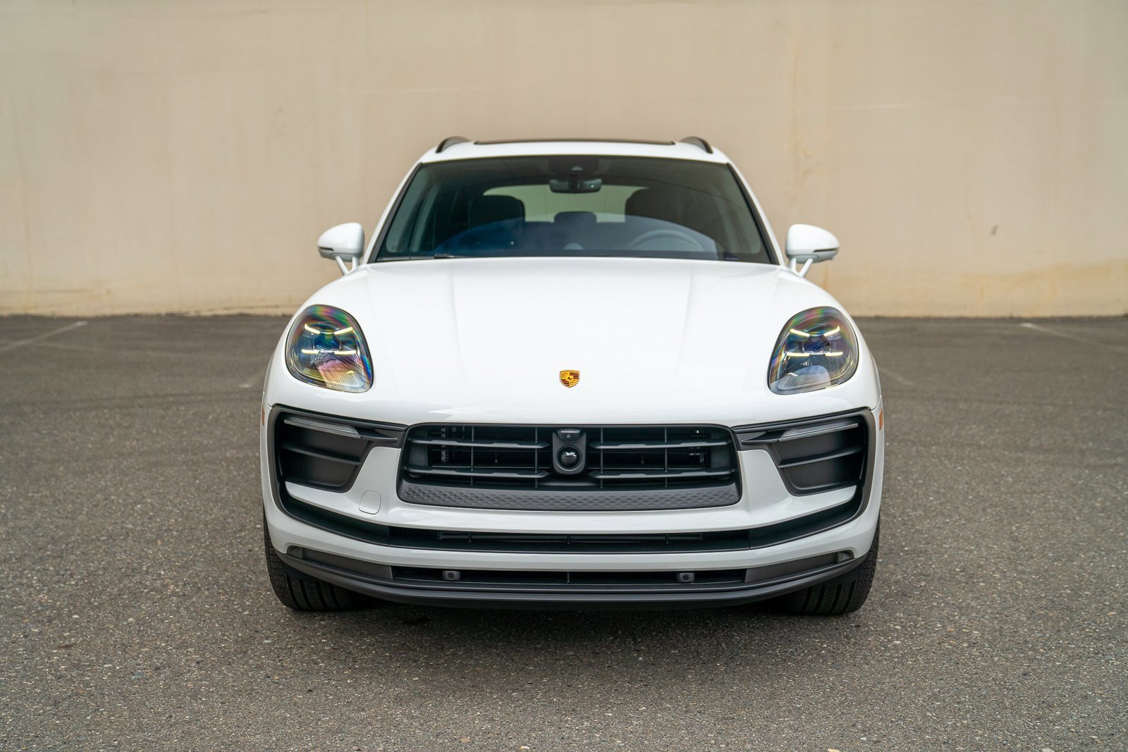 Certified 2025 Porsche Macan image 6