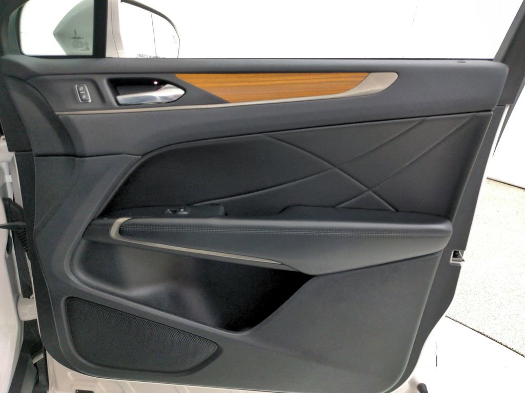 Used 2018 Lincoln MKC Reserve image 41