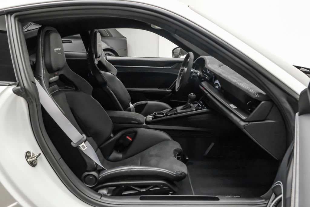 Used 2026 Porsche 911 GT3 w/ Weissach Package RWD image 33