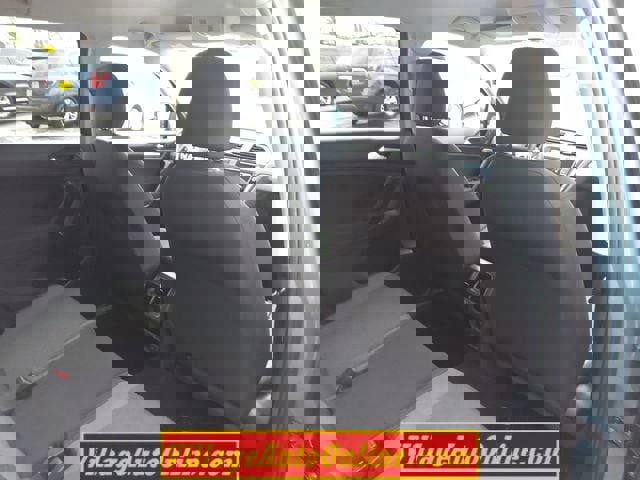 Used 2019 Volkswagen Tiguan S image 32