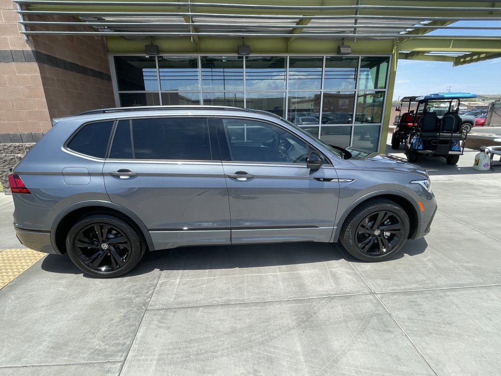 Used 2023 Volkswagen Tiguan SE R-Line image 6