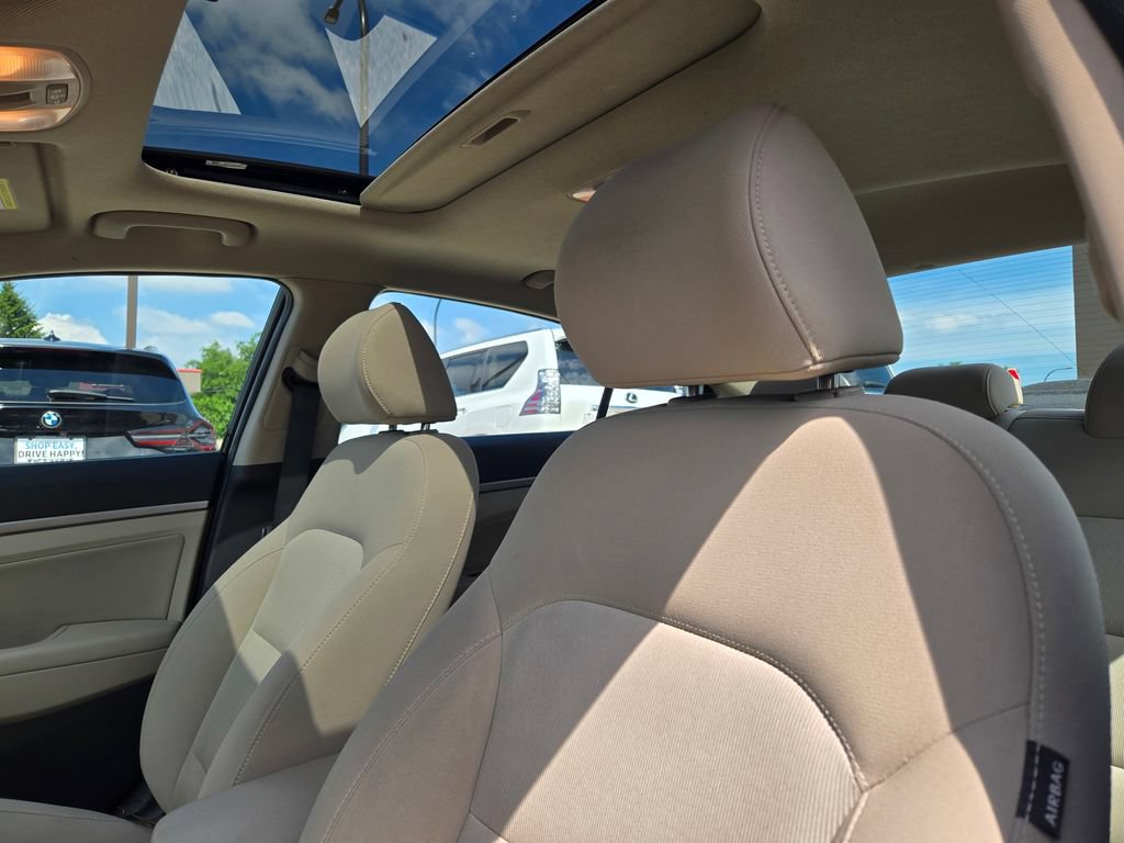 Used 2018 Hyundai Elantra Value Edition w/ Cargo Package FWD image 31