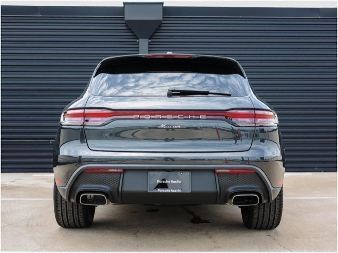 Certified 2025 Porsche Macan AWD/4WD image 6
