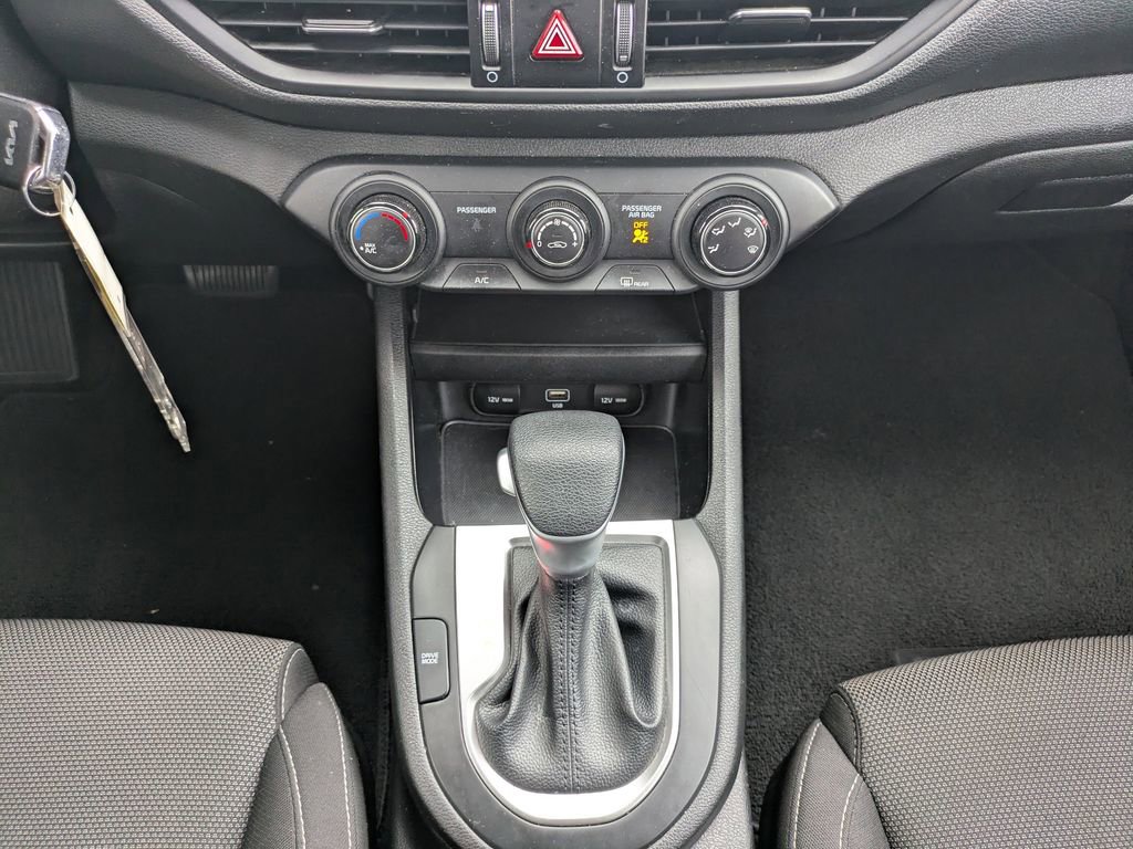 Used 2023 Kia Forte LXS w/ LXS Technology Package image 18