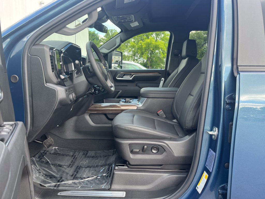 New 2026 Chevrolet Silverado 3500 LT AWD/4WD image 9