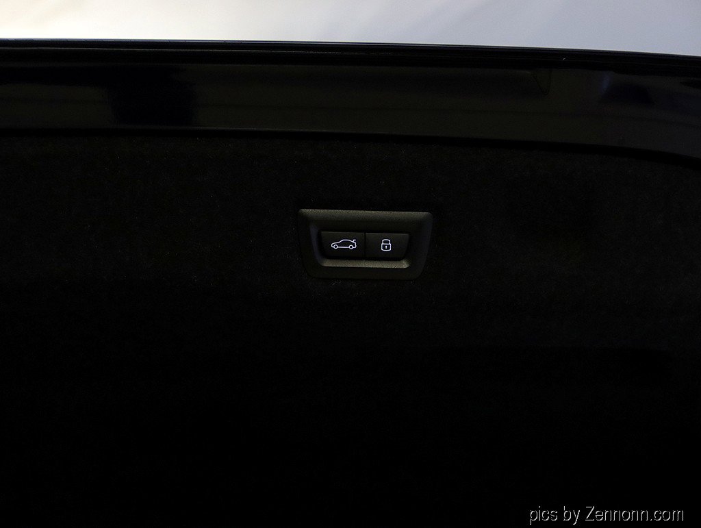 Used 2026 BMW 530i xDrive w/ Premium Package image 32