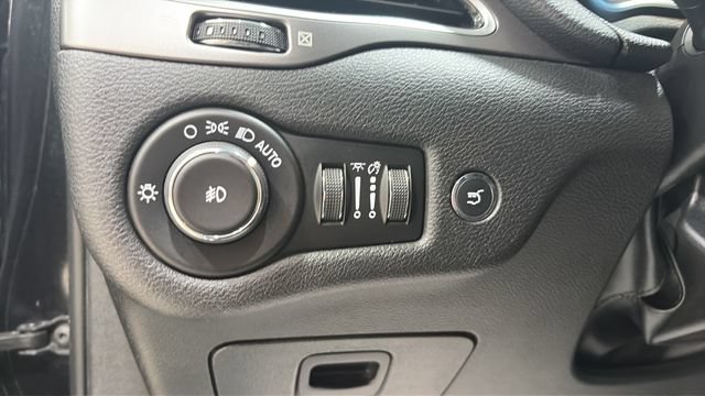 Used 2019 Jeep Cherokee Limited AWD/4WD image 33