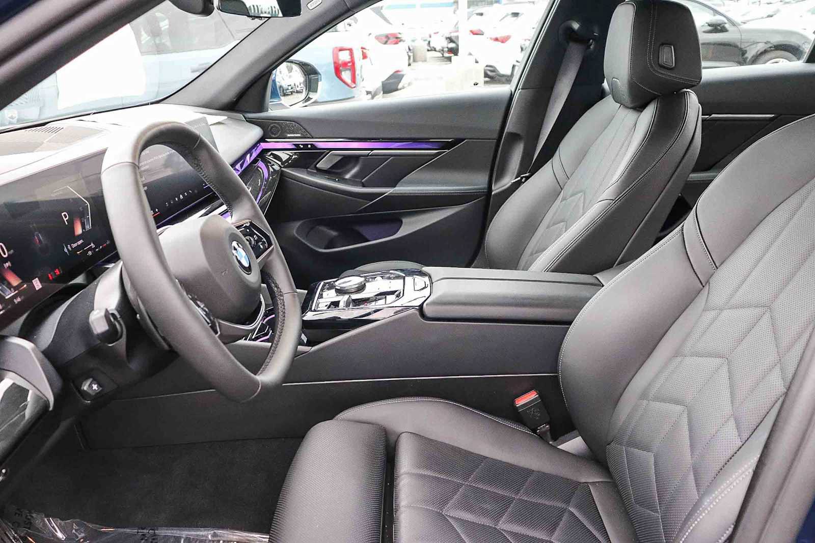 Used 2024 BMW 540i xDrive w/ Premium Package image 18