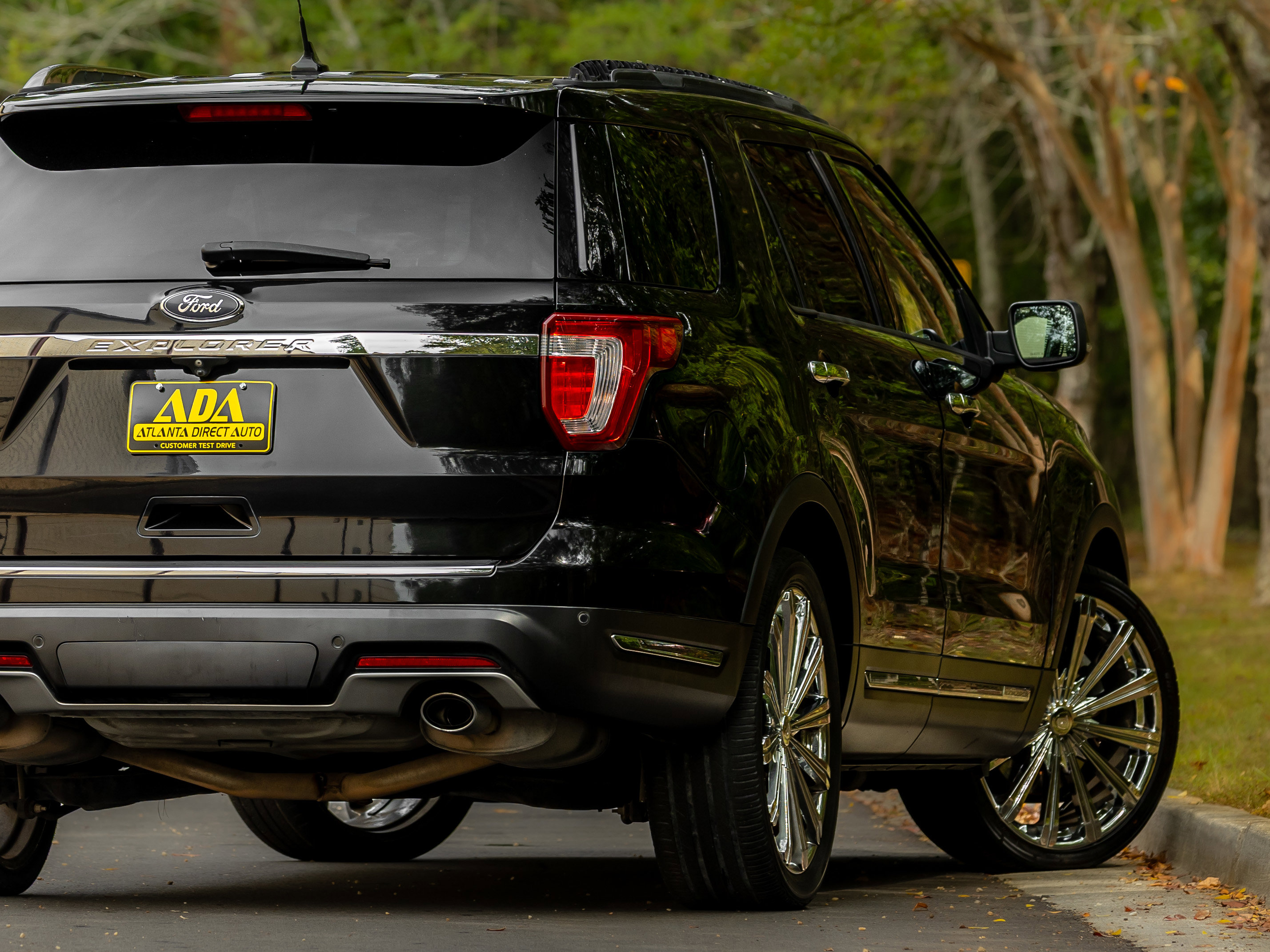 Used 2019 Ford Explorer Limited w/ Class III Trailer Tow Package image 30