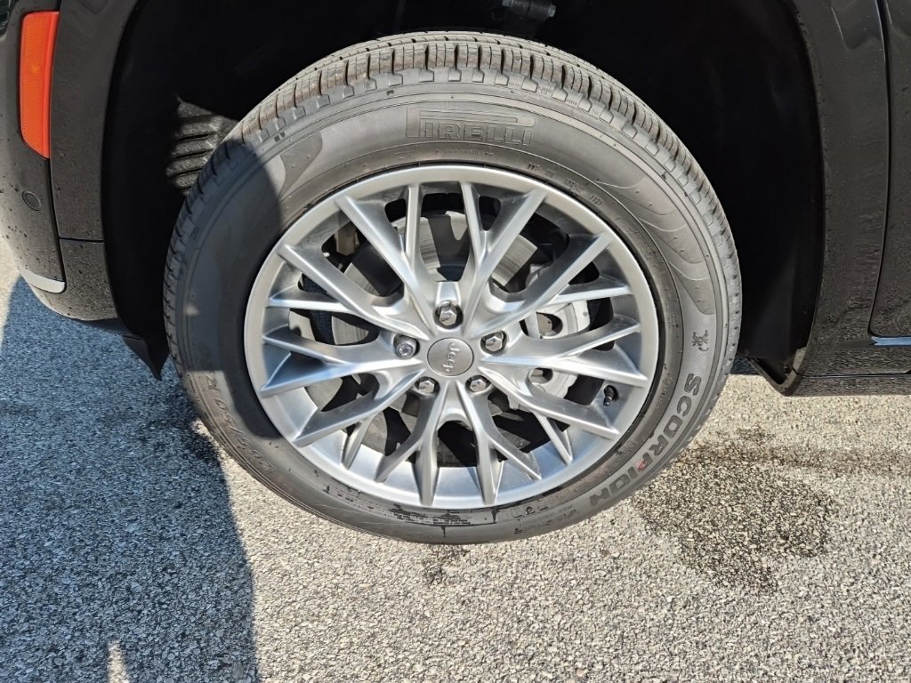 New 2025 Jeep Grand Cherokee L Summit image 14