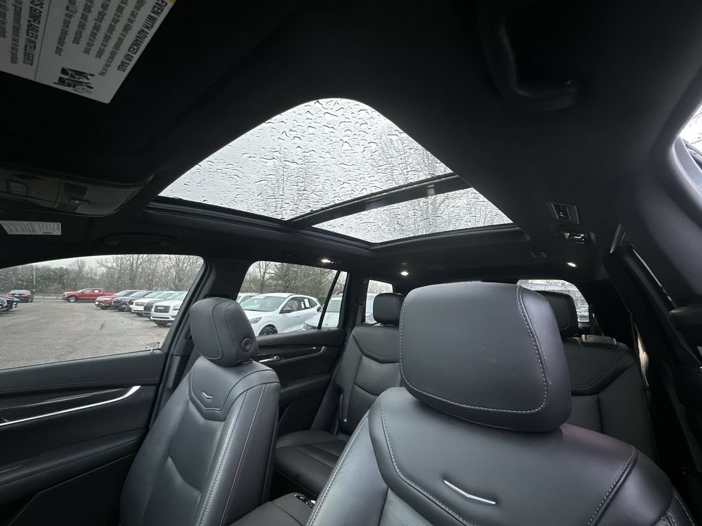 Used 2023 Cadillac XT6 Sport w/ Technology Package AWD/4WD image 22