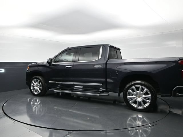 Used 2022 Chevrolet Silverado 1500 High Country w/ Technology Package AWD/4WD image 2