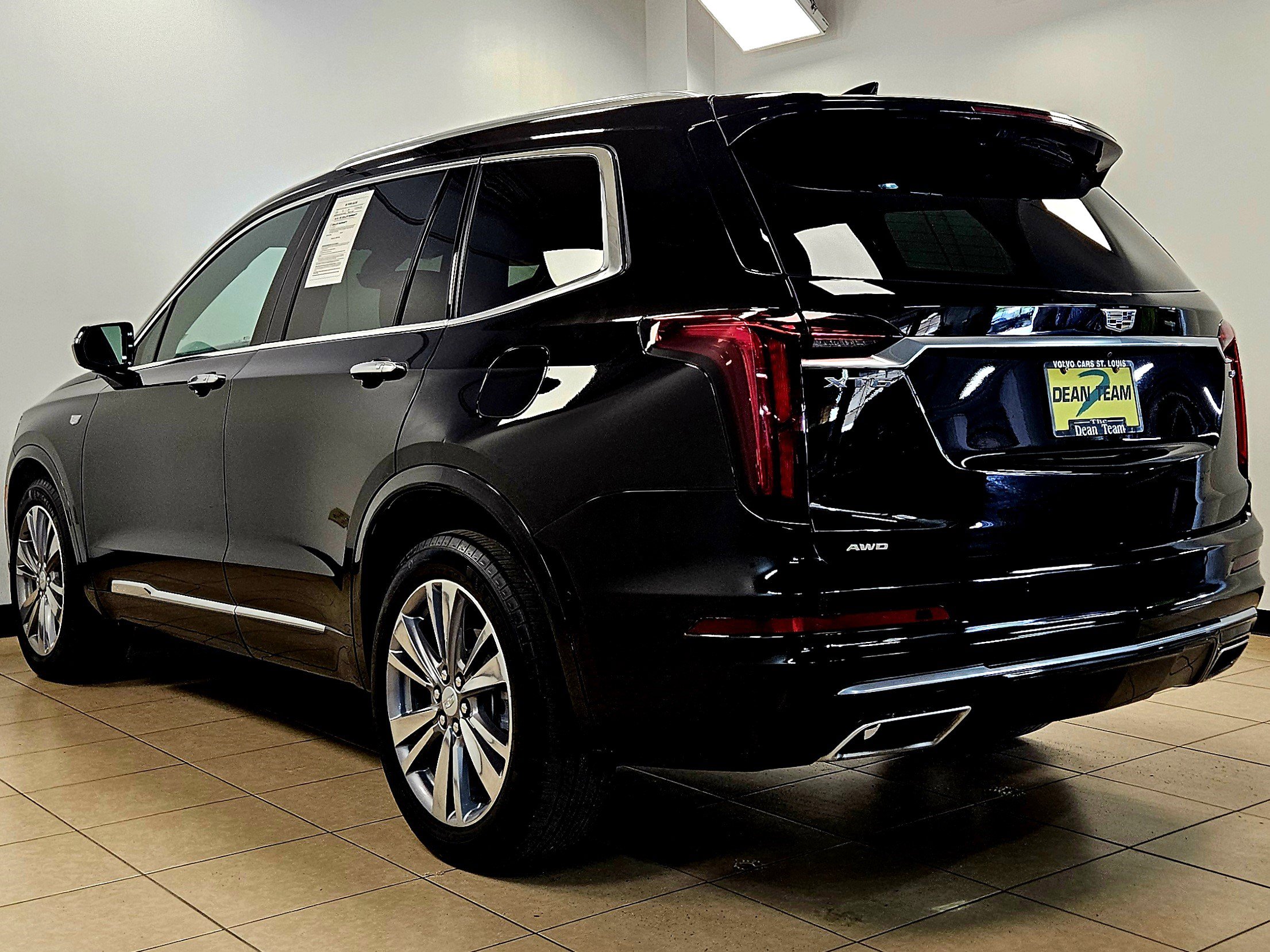 Used 2024 Cadillac XT6 Premium Luxury w/ Technology Package AWD/4WD image 6