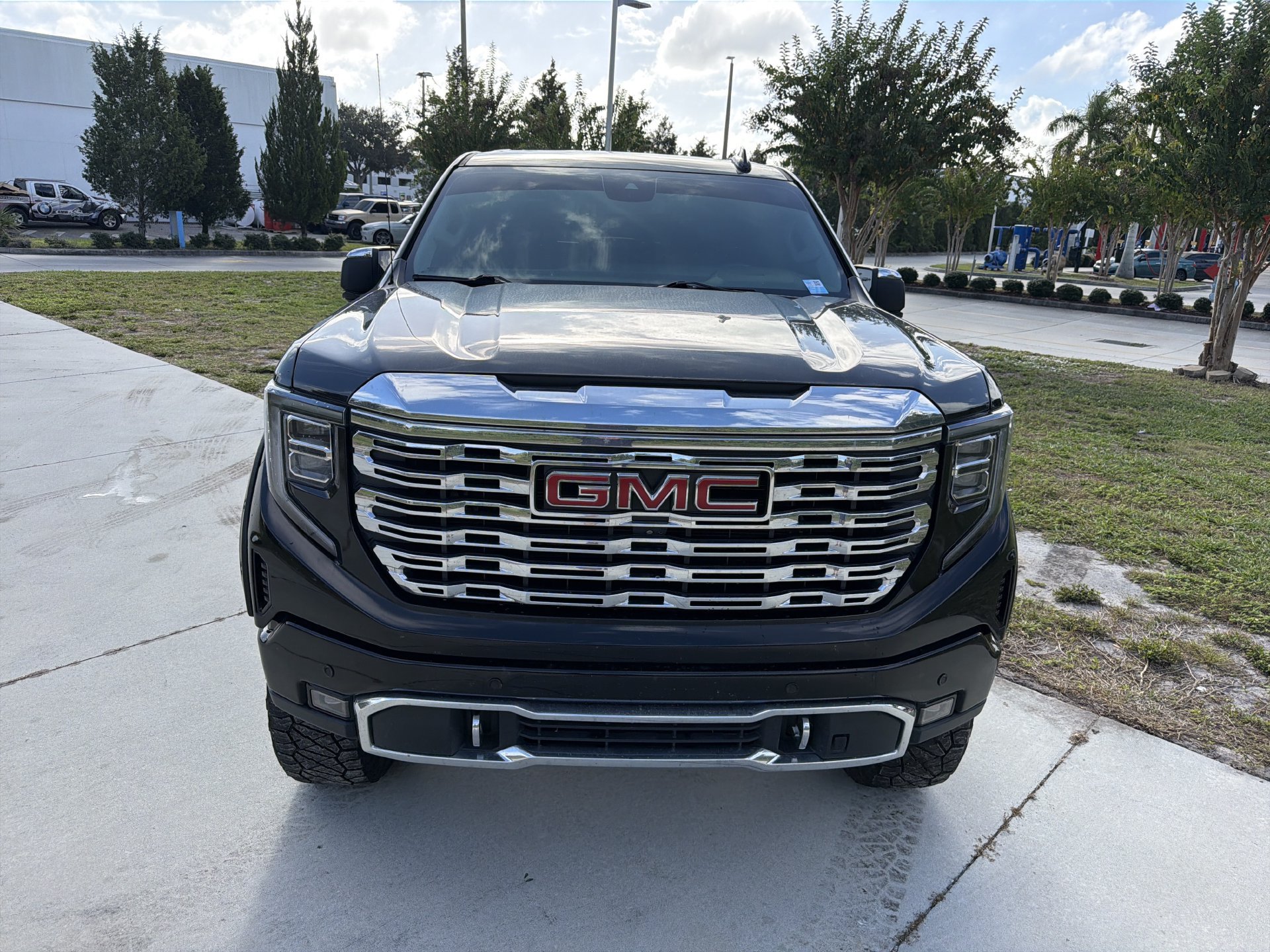 Used 2022 GMC Sierra 1500 Denali AWD/4WD image 2