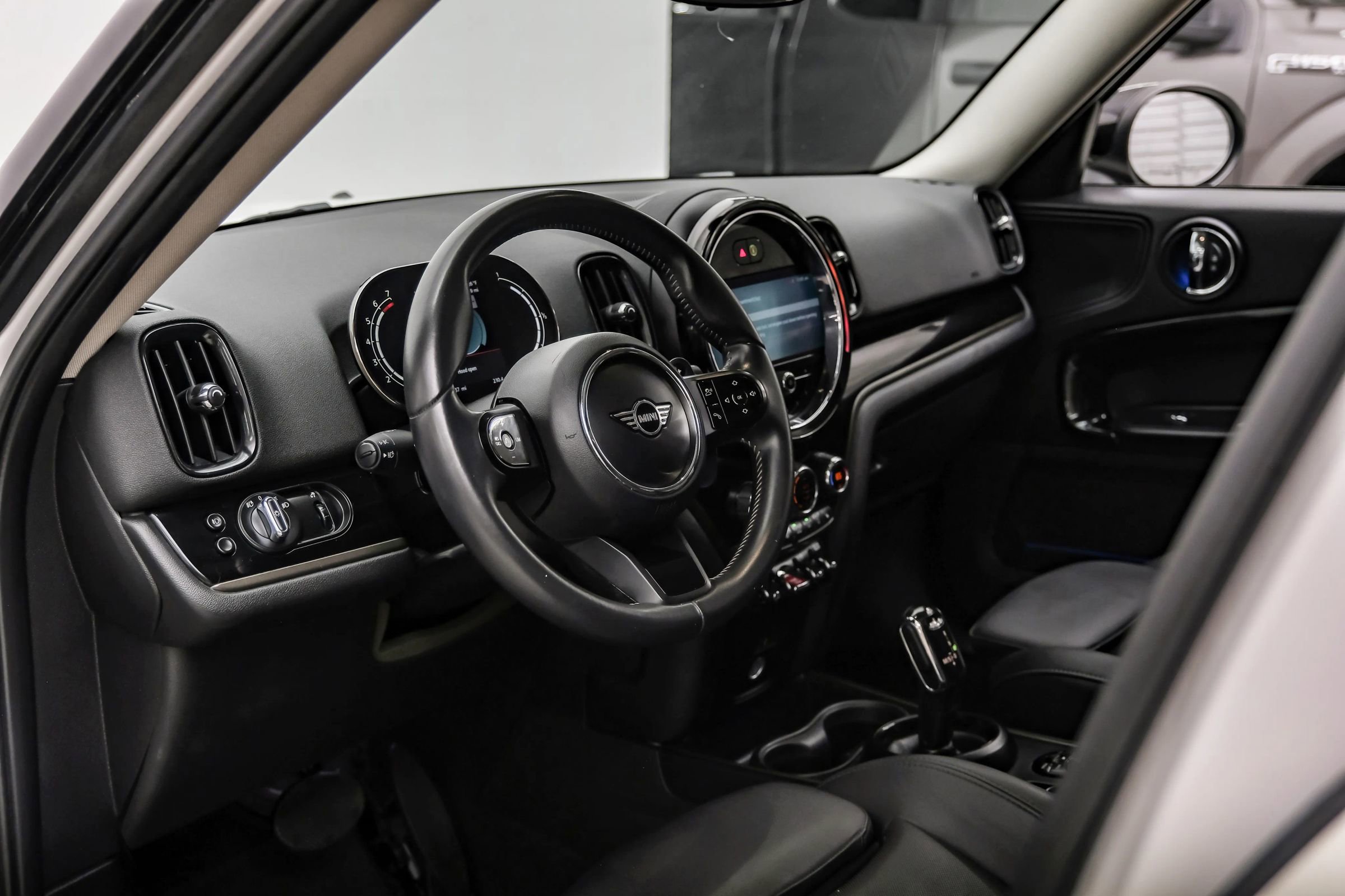 Used 2023 MINI Cooper Countryman S FWD image 2