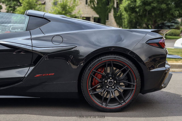 Used 2023 Chevrolet Corvette Z06 RWD image 5