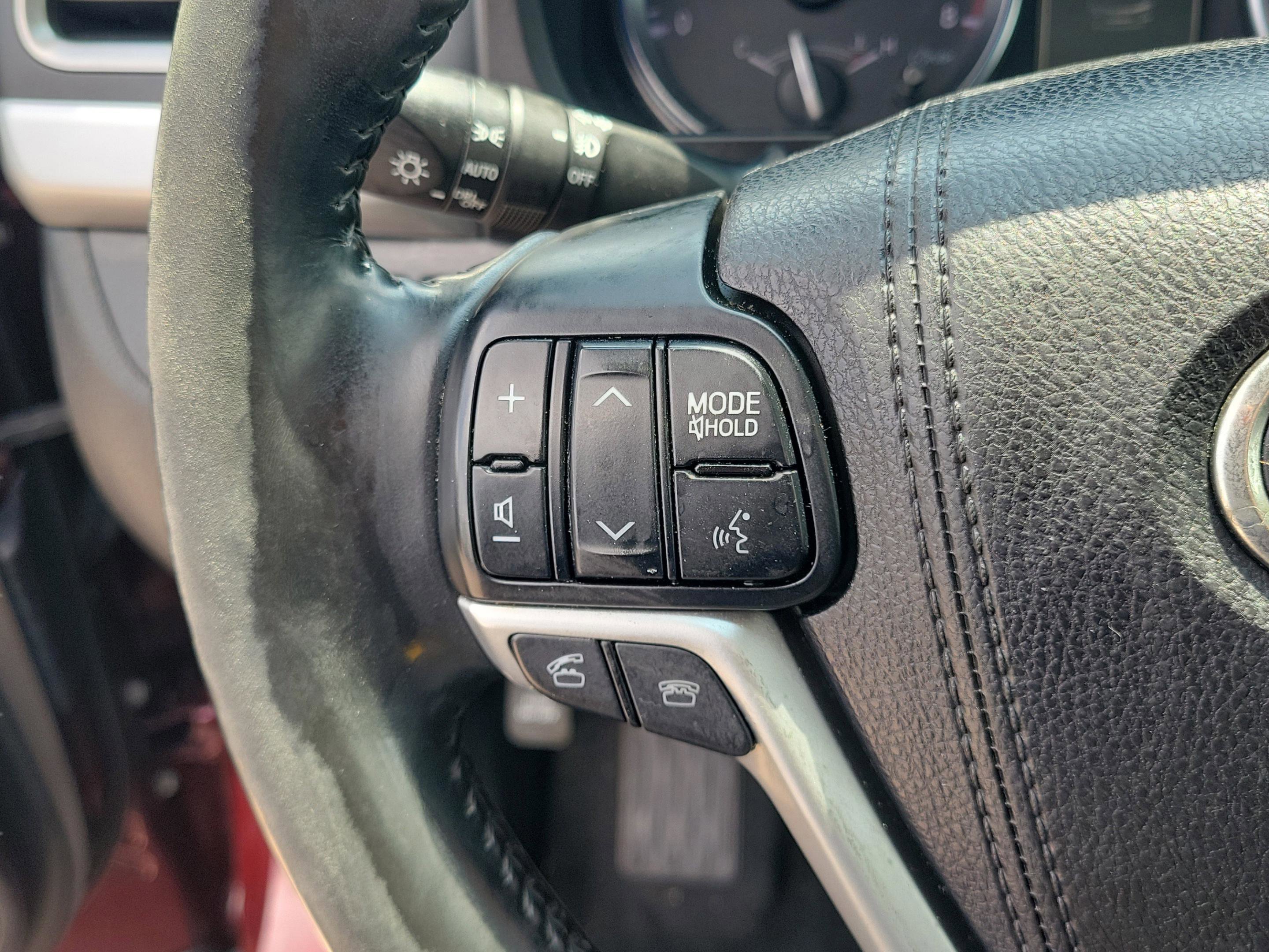 Used 2016 Toyota Highlander XLE image 30