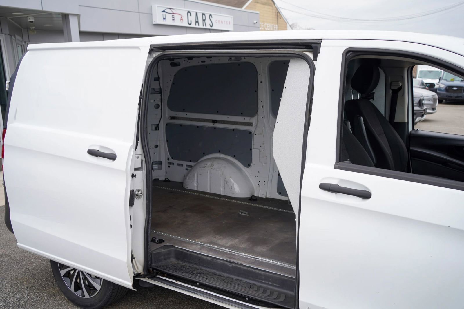 Used 2020 Mercedes-Benz Metris image 13