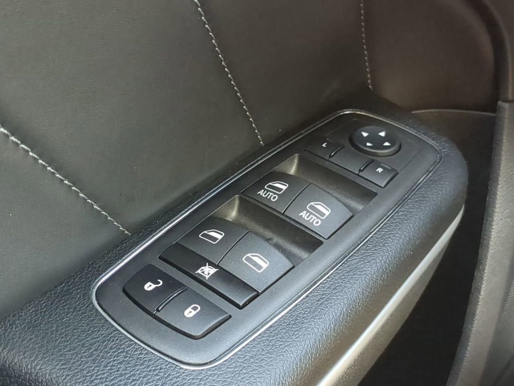 Used 2023 Dodge Charger R/T w/ Plus Group RWD image 22