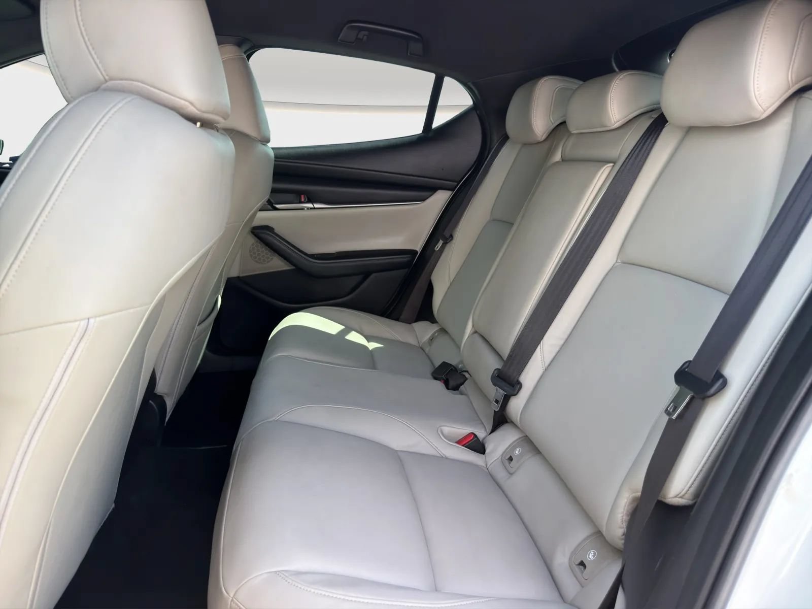 Used 2020 MAZDA MAZDA3 Hatchback FWD image 13