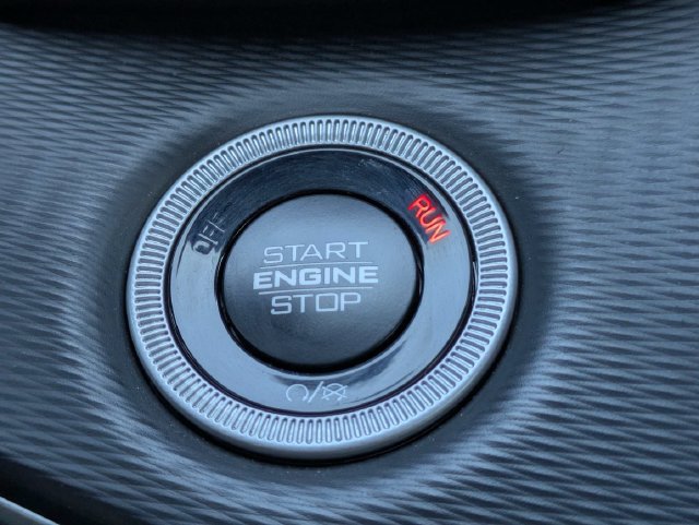 Used 2025 Jeep Grand Cherokee Laredo RWD image 31