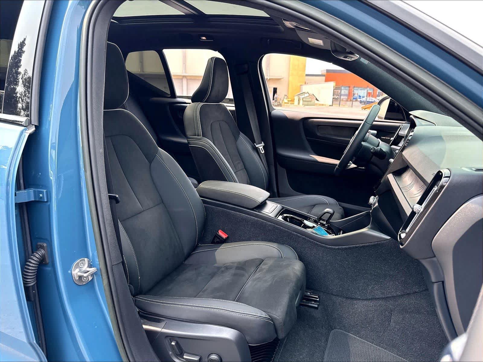 Used 2023 Volvo XC40 Recharge Ultimate AWD/4WD image 10