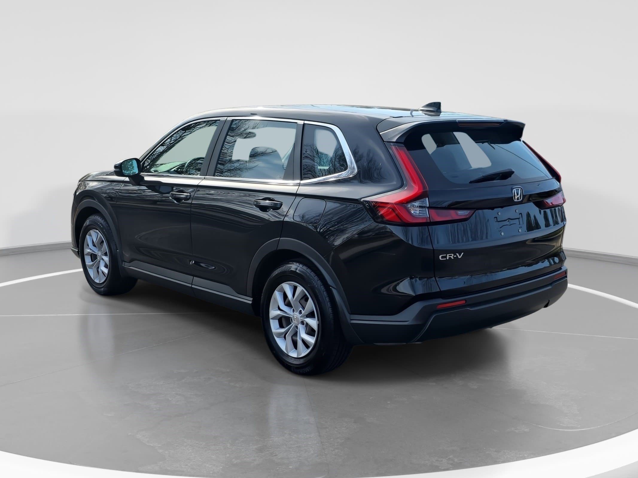 Used 2023 Honda CR-V LX image 7