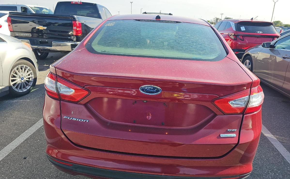 Used 2016 Ford Fusion SE FWD image 5