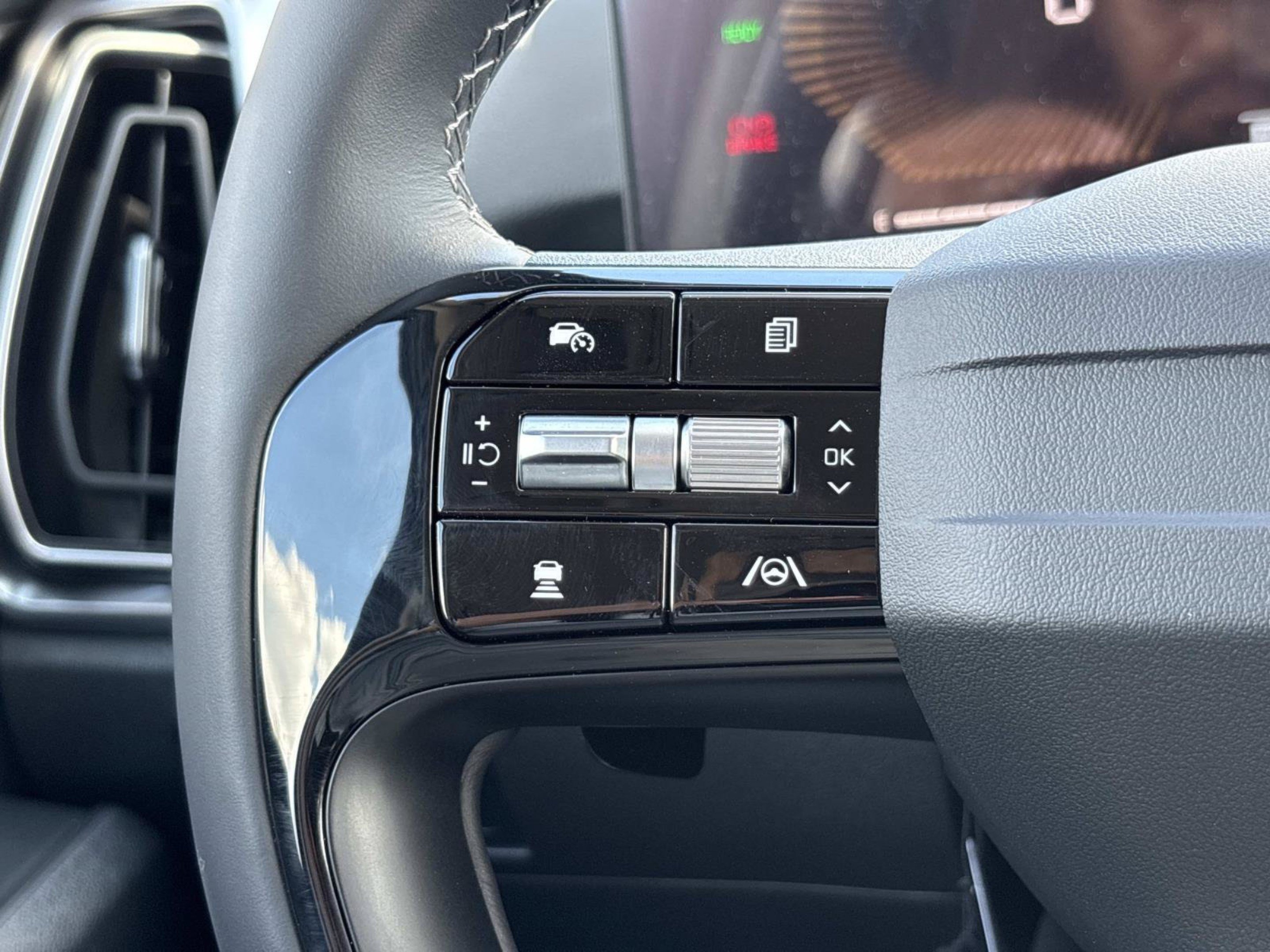 New 2026 Kia Sorento EX FWD image 21