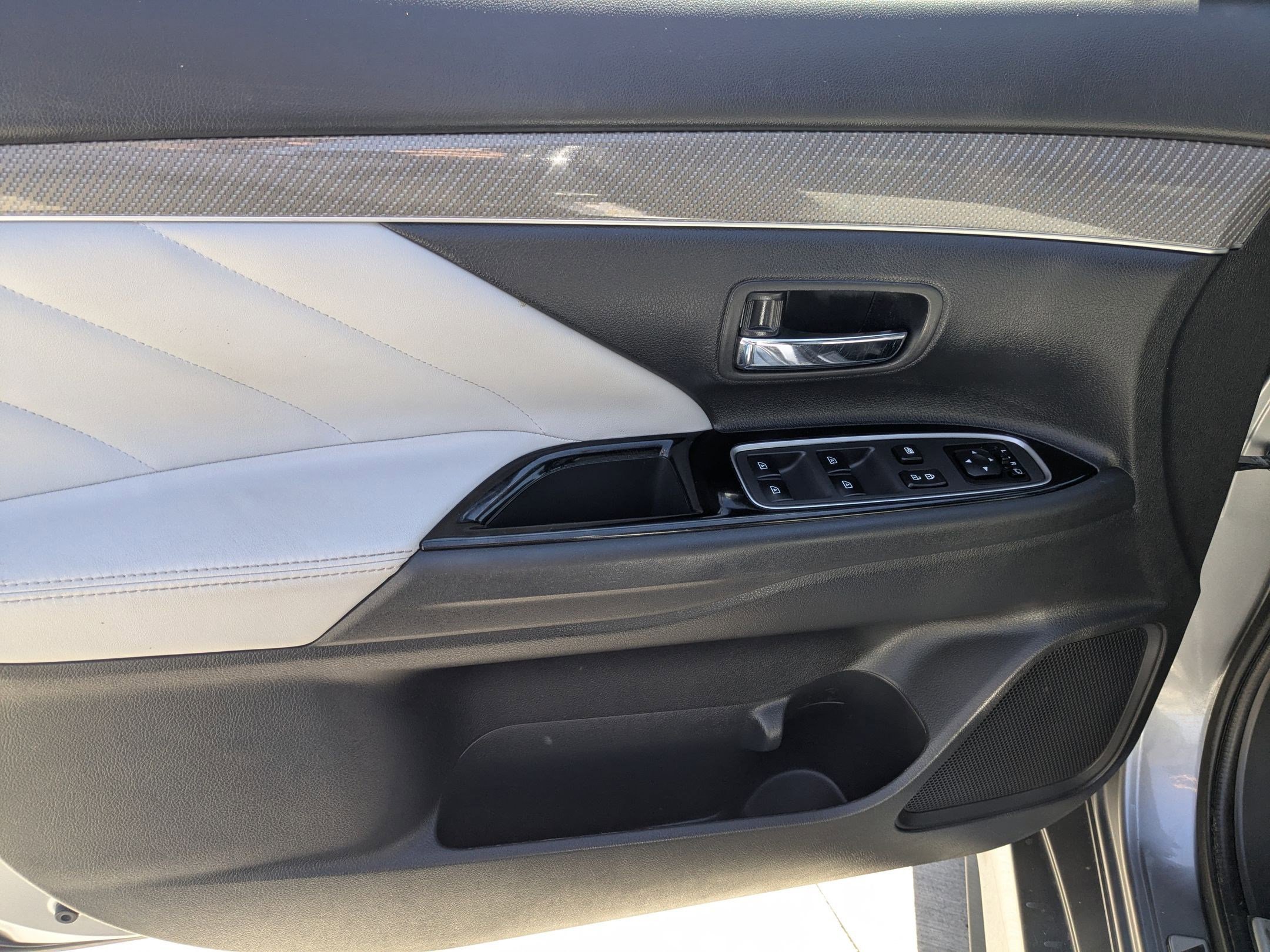 Used 2019 Mitsubishi Outlander SEL image 13