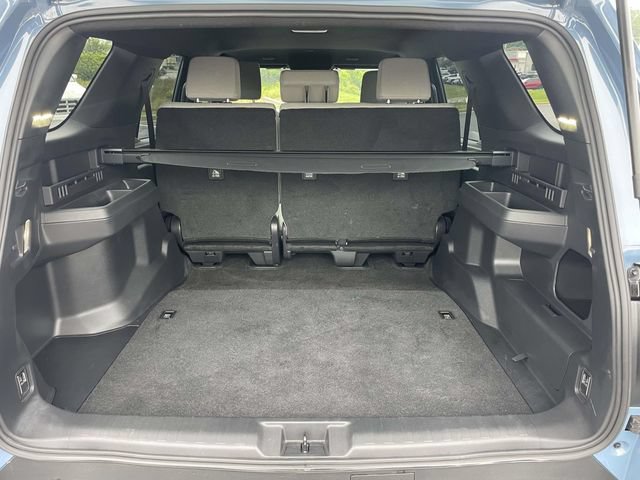 Used 2025 Toyota 4Runner SR5 AWD/4WD image 17