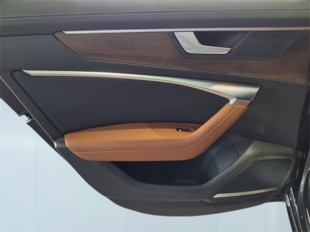 Used 2025 Audi A6 Premium Plus w/ Premium Plus Package image 7